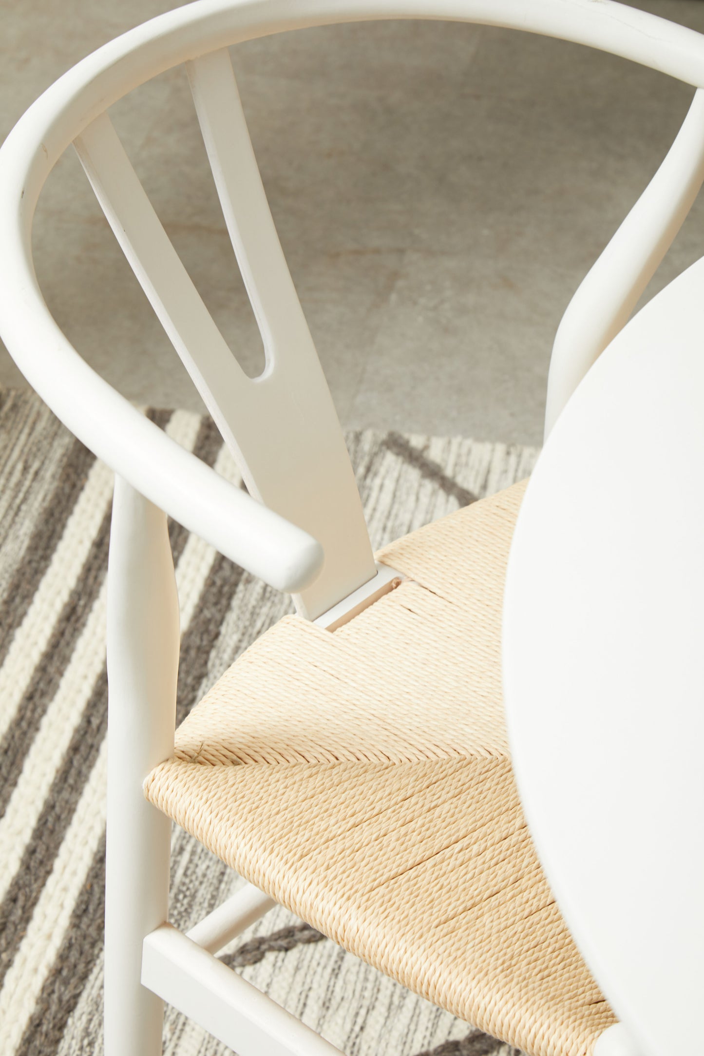 Stylish Wishbone Antique Style Dining Chair
