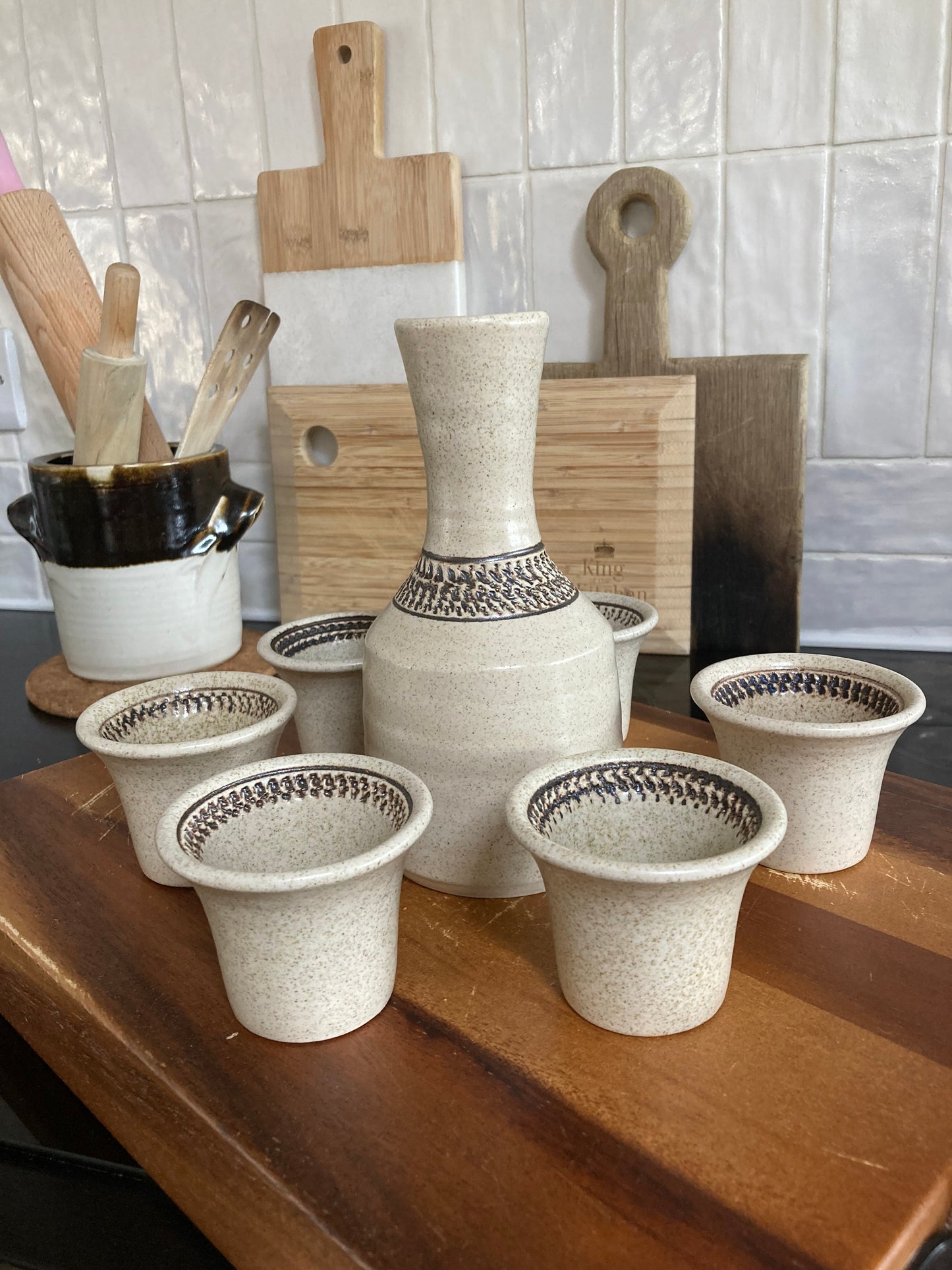 Carafe with 6 ceramic cups - Kristia Rose Collections