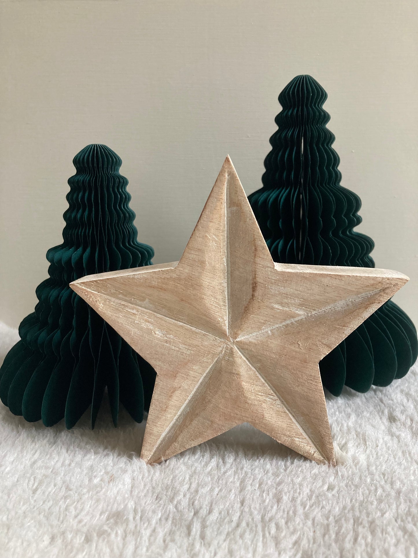 Mango Wood Medium White Washed Star Decoration