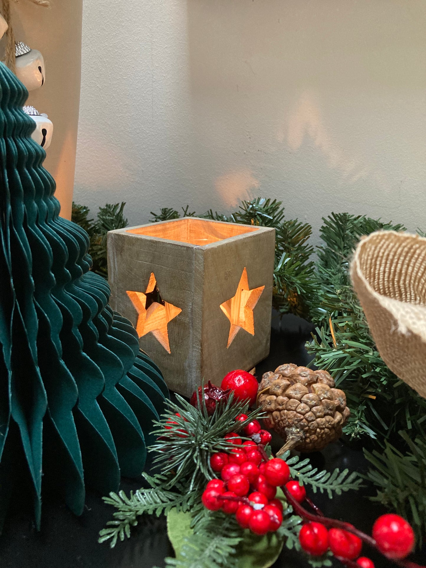 Star Cut Out Mango Wood Tealight Holder