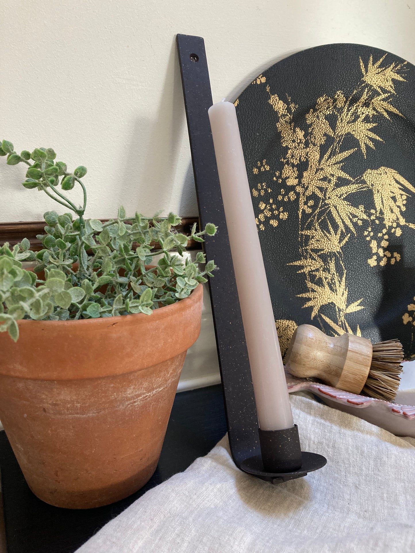 Antique Effect Simple Elegant Candle Sconce