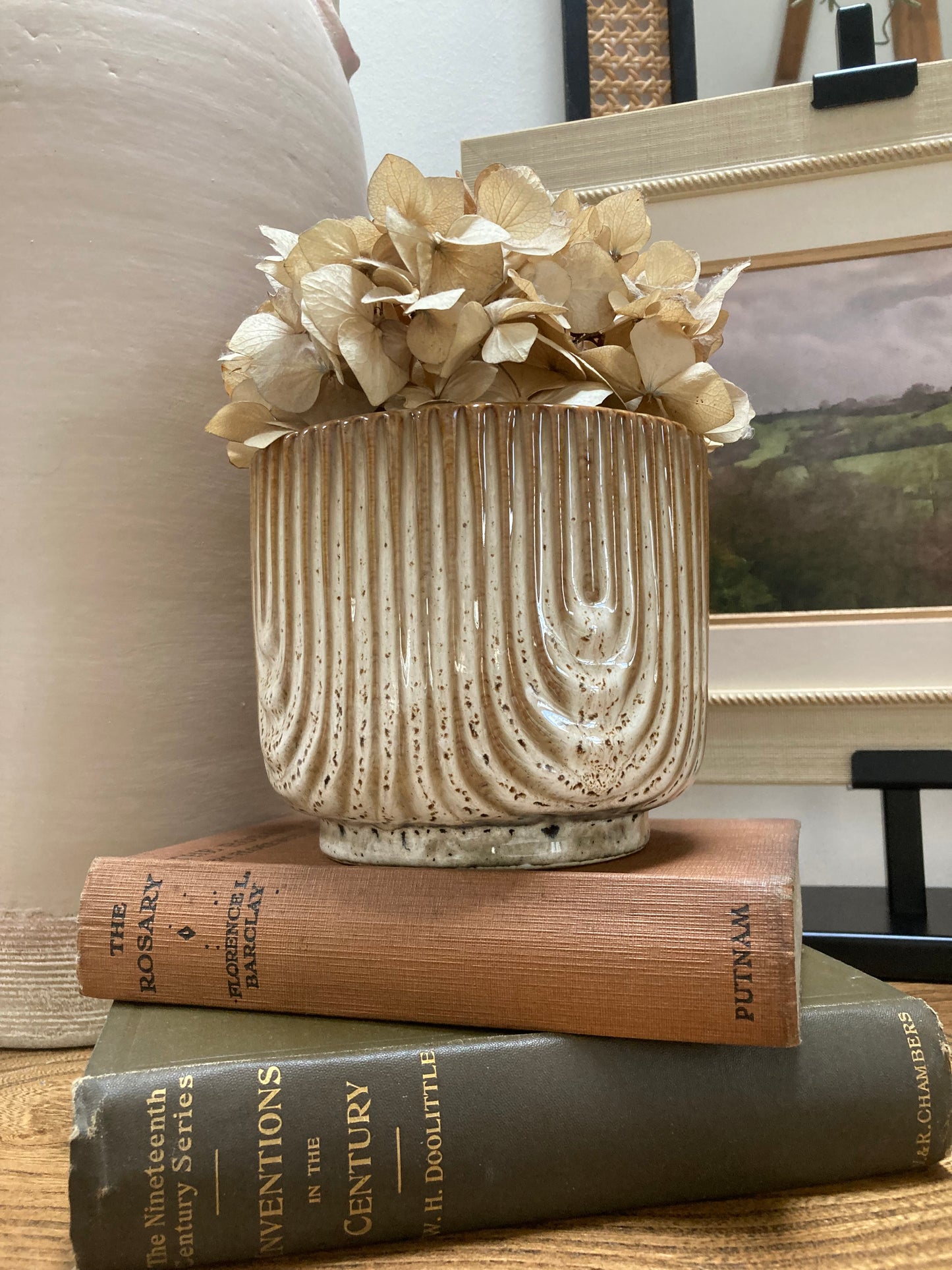 Honey Coloured Cotswold Pot