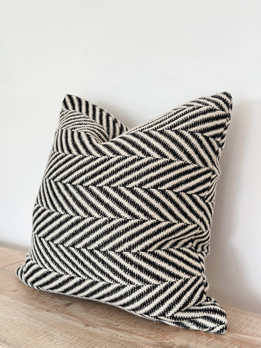 Polyester 45x45 - Black and Cream Chevron Print - Kristia Rose Collections